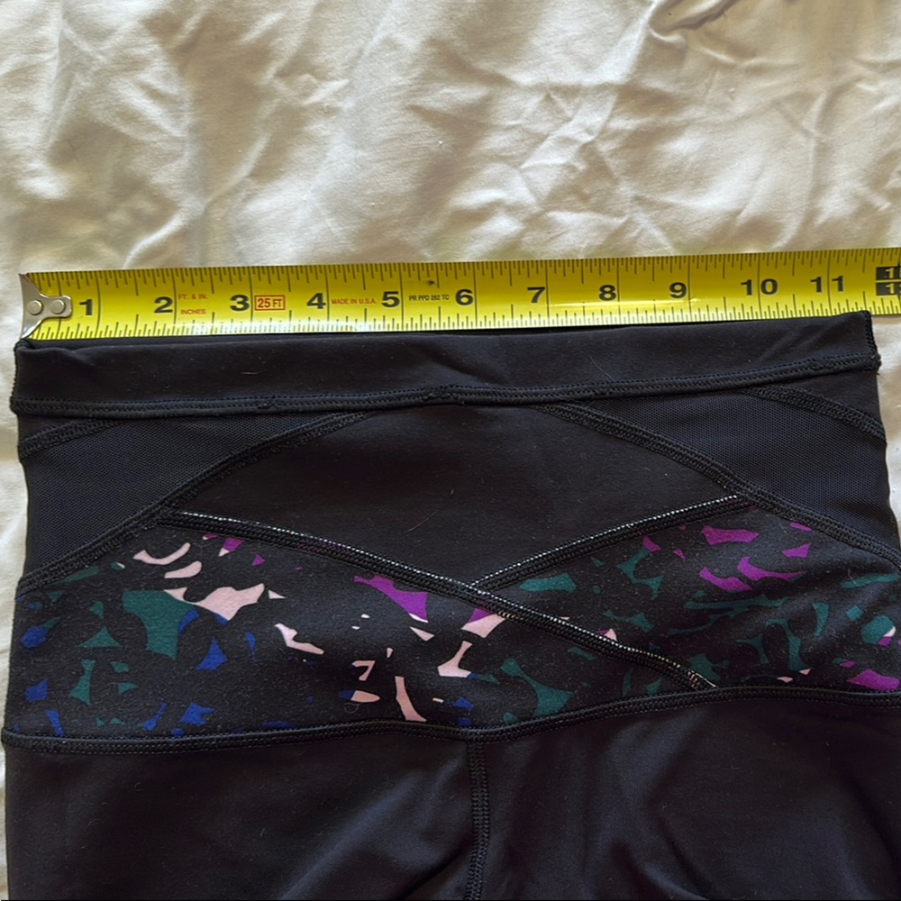Lululemon Reversible Micro Shorts Size 4 - Picture 6 of 6